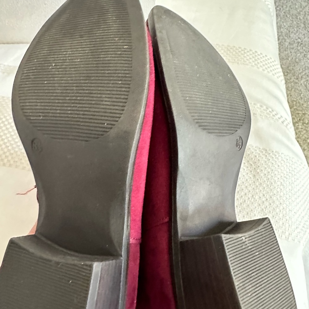 Burgandy Boot - Picture 2 of 8